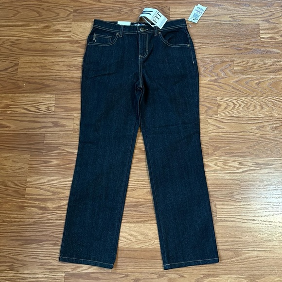 NWT Style & Co. Dark Wash Natural Fit Jeans (Sits at Natural Waist) Size 6 Short - Picture 1 of 15